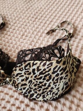 Victoria's Secret Very Sexy Leopard Animal Print Lace Flower 2006 Classic 34C